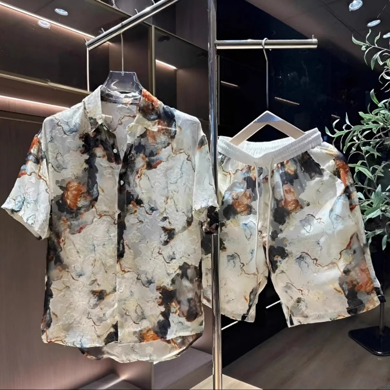 Men'S Fashion Outfits - ファッショナブルでカジュアルなメンズ新作ハイエンドトレンドプリント柄ショートパンツとシャツのツーピースカジュアルスーツ